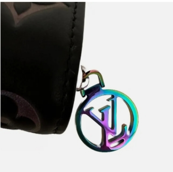 Authentic Louis Vuitton Ski Monogram Wallet - Picture 8 of 9